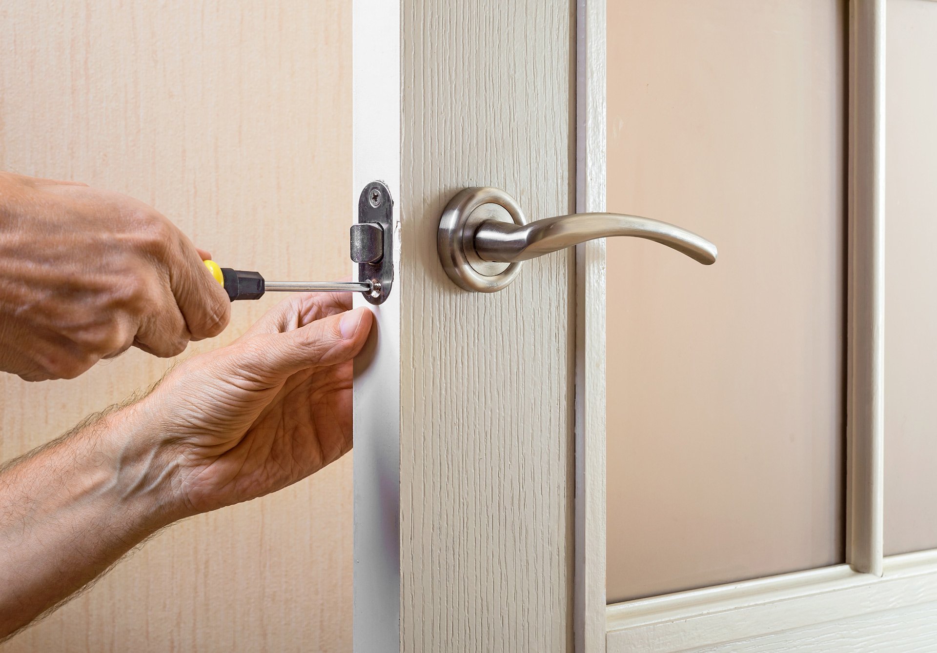 locksmith_door_repair